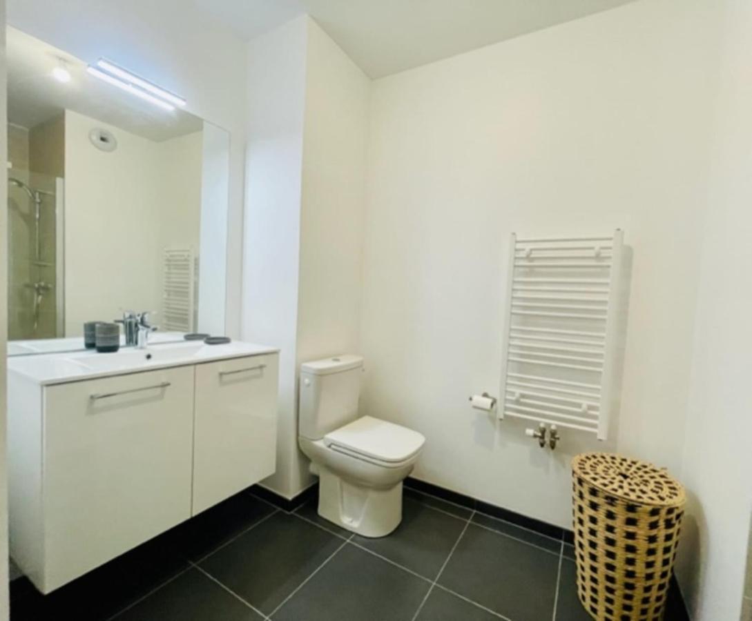 Charming New Flat With Balcony Lägenhet La Rochelle  Exteriör bild