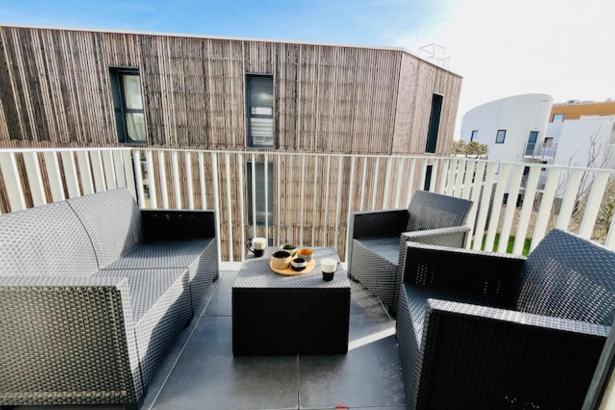 Charming New Flat With Balcony Lägenhet La Rochelle  Exteriör bild