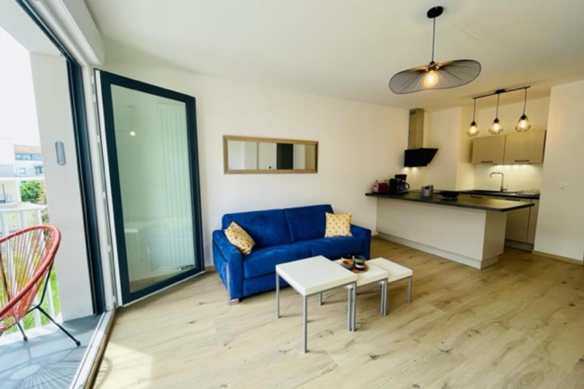 Charming New Flat With Balcony Lägenhet La Rochelle  Exteriör bild